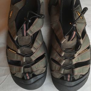 Men’s Keen sandals size 10